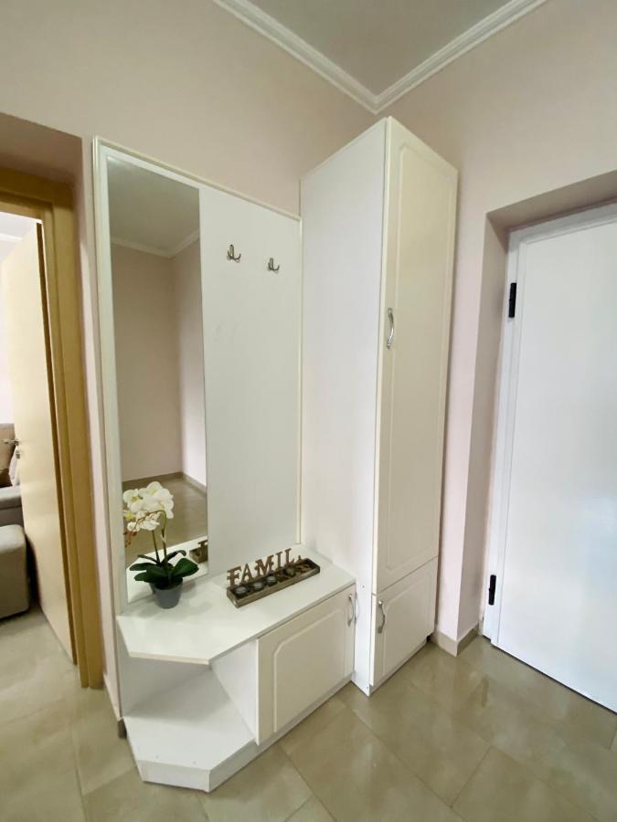 Ultra Apartments 'New Baazar 2' ติรานา ภายนอก รูปภาพ