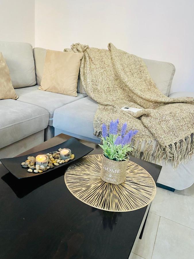 Ultra Apartments 'New Baazar 2' ติรานา ภายนอก รูปภาพ